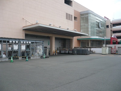 納入業者さんの搬入口