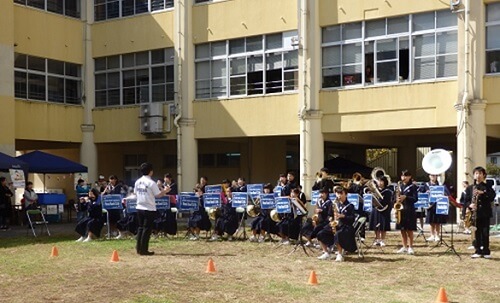 中間南中中学校吹奏楽部の演奏